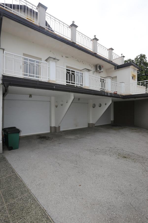 Apartments Villa Irma SJJ Esterno foto